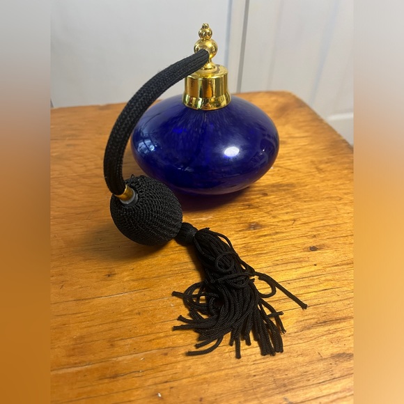 Vintage Cobalt Blue Art Glass Perfume Bottle With Gold Accents & Black Atomizer - Picture 2 of 5